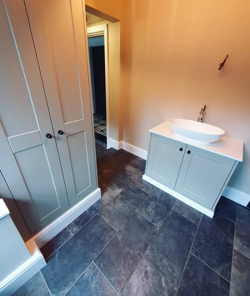 bathroom Quartz Skirting